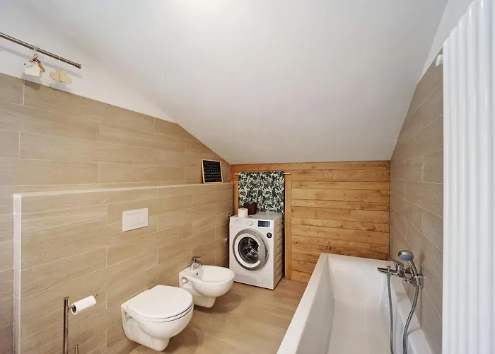 Mansarda Albero Con Piscina