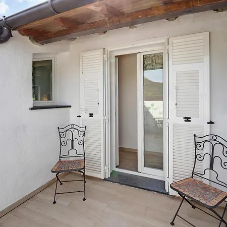 Mansarda Albero Con Piscina 아파트 Casanova Lerrone