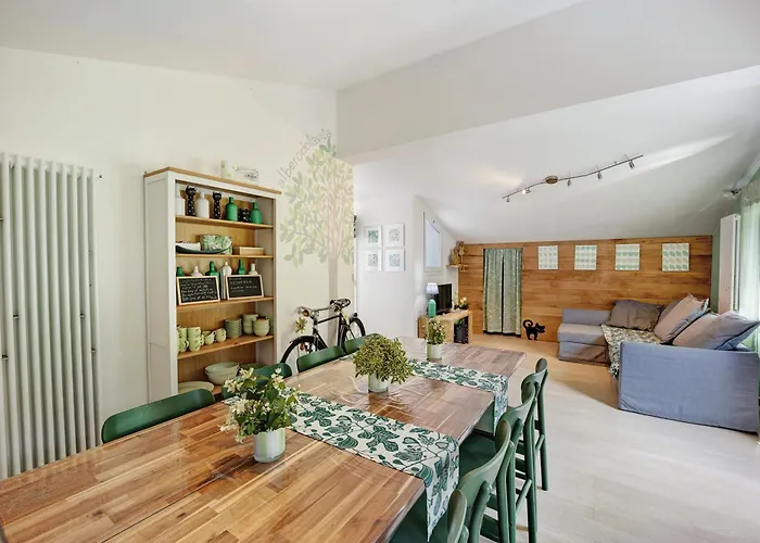 Mansarda Albero Con Piscina